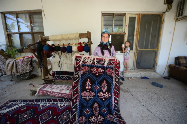 Yörük kültürünün mirası halı dokumacılığını teknolojiye inat yaşatıyor